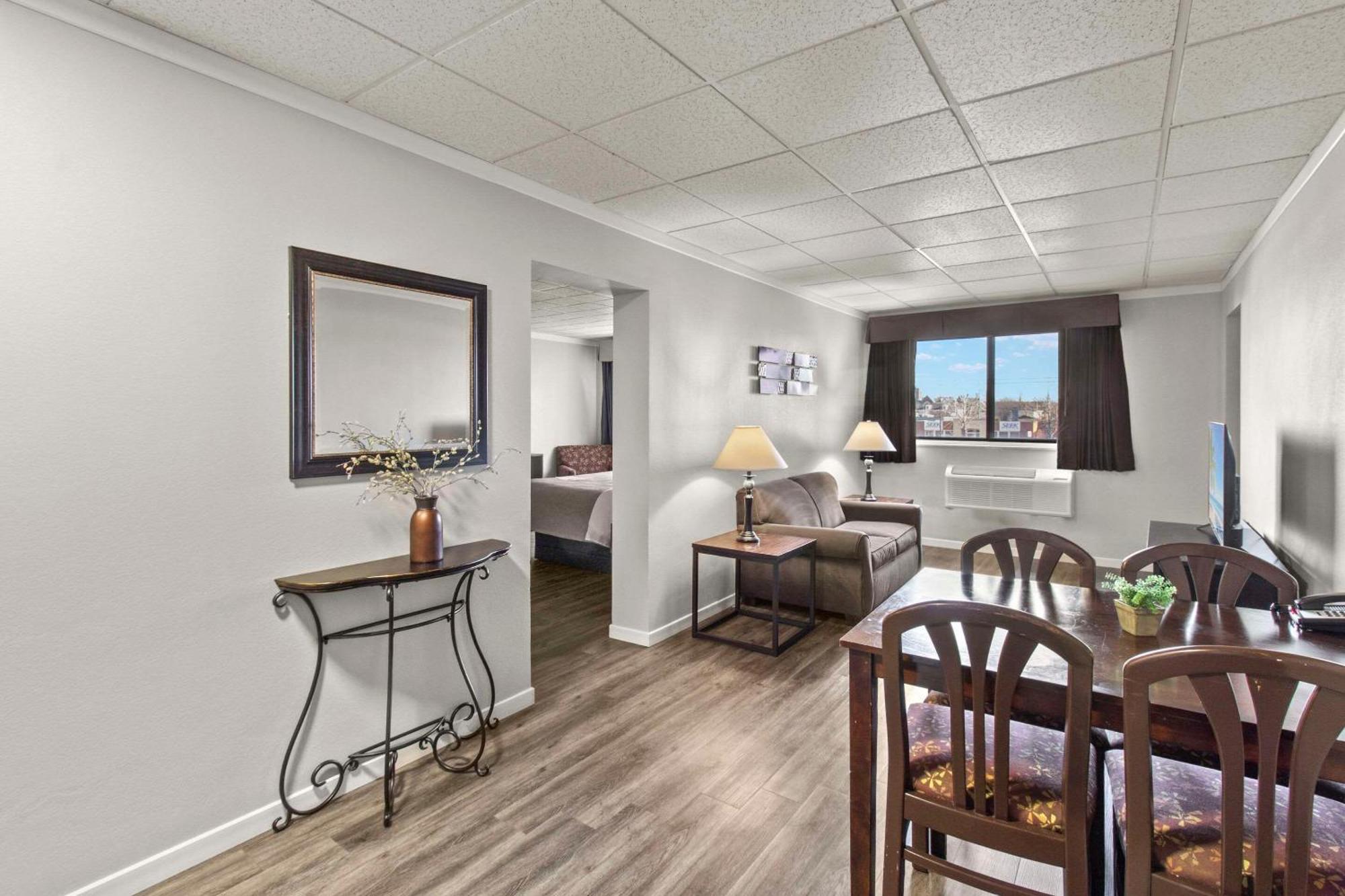 Quality Inn & Suites Downtown Green Bay Eksteriør bilde